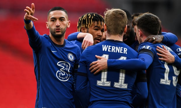 腾讯吃鸡手游《和平精英》能骑马了：这也太帅了吧！